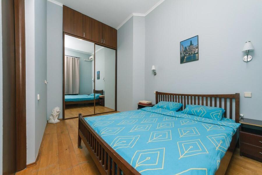 Apartments In Center Metro Olimpiyskay Velyka Vaselkivska Street Kiev Eksteriør billede